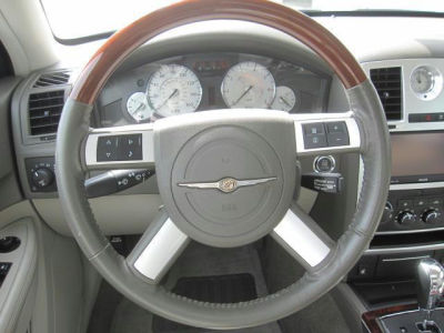 2010 Chrysler 300C  Base