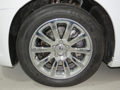 2012 Chrysler 300C  Base