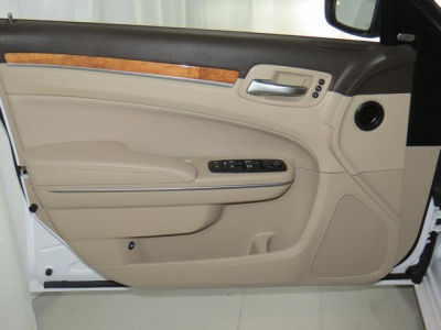 2012 Chrysler 300C  Base