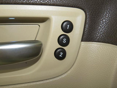 2012 Chrysler 300C  Base