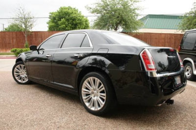 2011 Chrysler 300C  Base