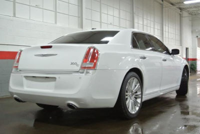 2011 Chrysler 300C  Base