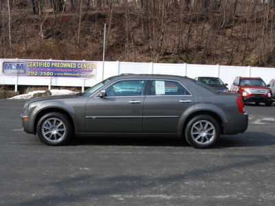 2010 Chrysler 300C  Base