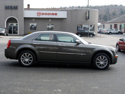 2010 Chrysler 300C  Base