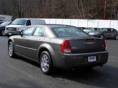 2010 Chrysler 300C  Base