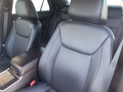 2013 Chrysler 300C  Base