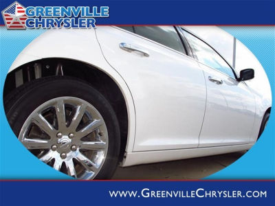 2011 Chrysler 300C  Base