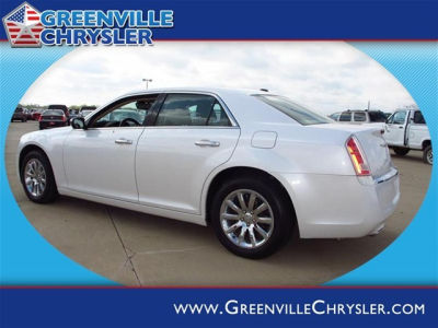 2011 Chrysler 300C  Base