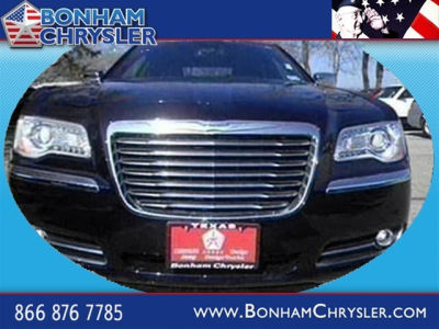 2011 Chrysler 300C  Base