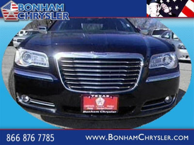 2011 Chrysler 300C  Base
