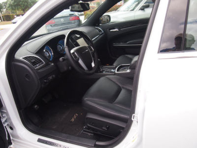2013 Chrysler 300C  Base