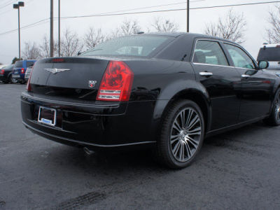 2010 Chrysler 300C  300S V8