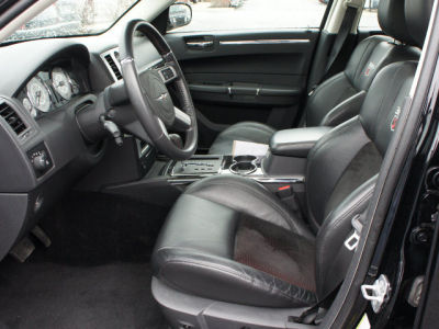 2010 Chrysler 300C  300S V8