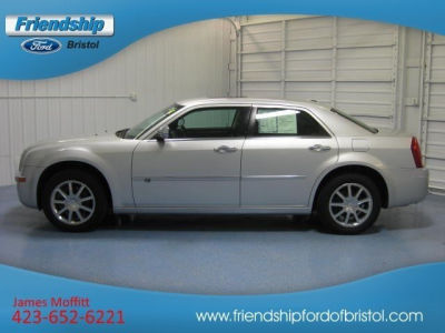 2010 Chrysler 300C  Base