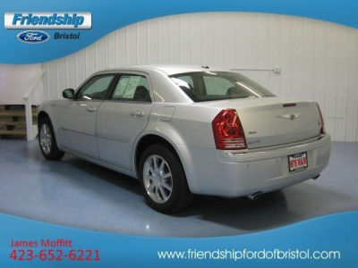 2010 Chrysler 300C  Base