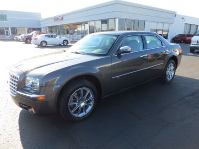 2010 Chrysler 300C  Base