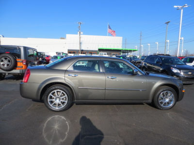 2010 Chrysler 300C  Base