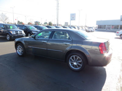 2010 Chrysler 300C  Base