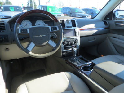 2010 Chrysler 300C  Base