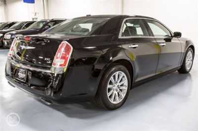 2012 Chrysler 300C  Base