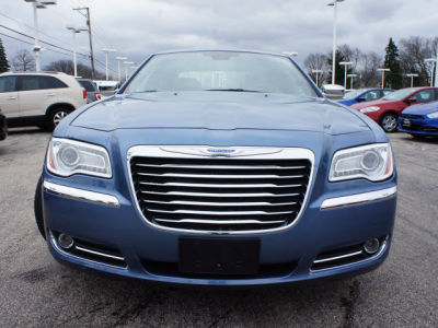 2011 Chrysler 300C  Base