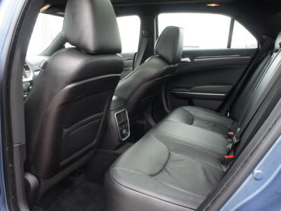 2011 Chrysler 300C  Base