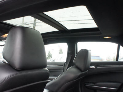 2011 Chrysler 300C  Base