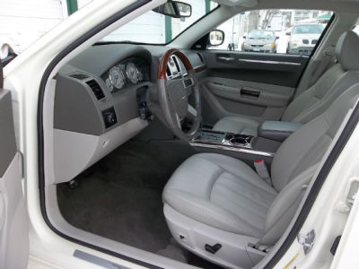 2010 Chrysler 300C  Base