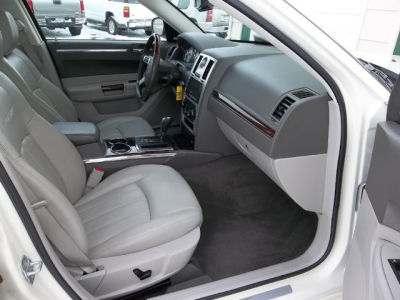 2010 Chrysler 300C  Base