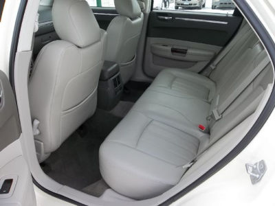 2010 Chrysler 300C  Base