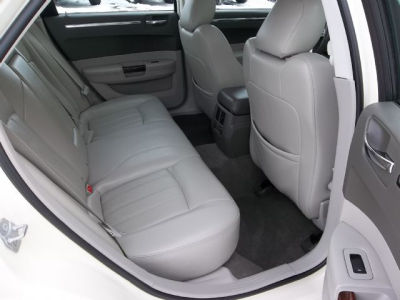 2010 Chrysler 300C  Base