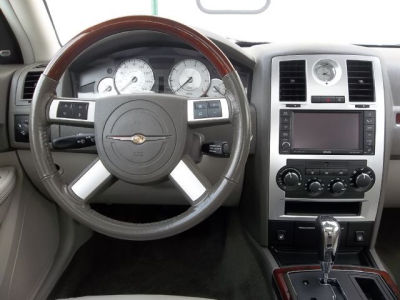 2010 Chrysler 300C  Base