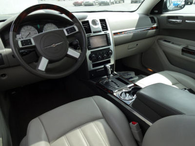 2010 Chrysler 300C  HEMI