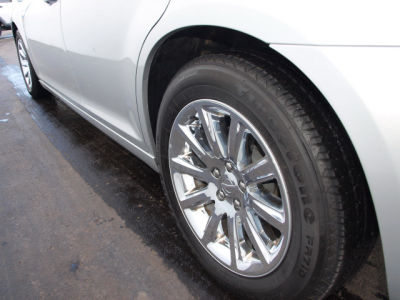 2012 Chrysler 300C  Base