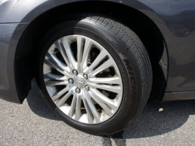 2013 Chrysler 300C  Base -
   Cars.com </title>
   <meta name="title" content="2013 Chrysler 300C  Base - Cars.com"/>
   <meta name="description" content="Listed on Cars.com