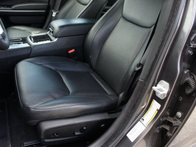 2013 Chrysler 300C  Base -
   Cars.com </title>
   <meta name="title" content="2013 Chrysler 300C  Base - Cars.com"/>
   <meta name="description" content="Listed on Cars.com