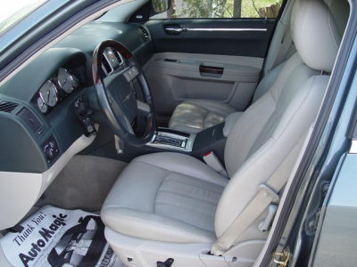 2006 Chrysler 300C  Base -
   Cars.com </title>
   <meta name="title" content="2006 Chrysler 300C  Base - Cars.com"/>
   <meta name="description" content="Listed on Cars.com
