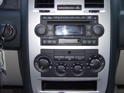 2006 Chrysler 300C  Base -
   Cars.com </title>
   <meta name="title" content="2006 Chrysler 300C  Base - Cars.com"/>
   <meta name="description" content="Listed on Cars.com