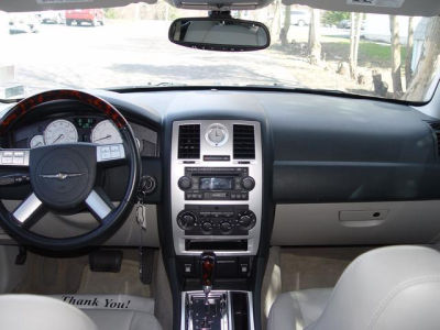 2006 Chrysler 300C  Base -
   Cars.com </title>
   <meta name="title" content="2006 Chrysler 300C  Base - Cars.com"/>
   <meta name="description" content="Listed on Cars.com
