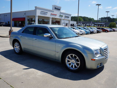 2006 Chrysler 300C  Base -
   Cars.com </title>
   <meta name="title" content="2006 Chrysler 300C  Base - Cars.com"/>
   <meta name="description" content="Listed on Cars.com