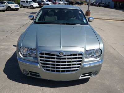 2006 Chrysler 300C  Base -
   Cars.com </title>
   <meta name="title" content="2006 Chrysler 300C  Base - Cars.com"/>
   <meta name="description" content="Listed on Cars.com