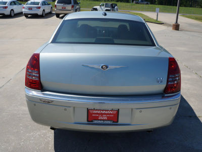 2006 Chrysler 300C  Base -
   Cars.com </title>
   <meta name="title" content="2006 Chrysler 300C  Base - Cars.com"/>
   <meta name="description" content="Listed on Cars.com