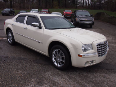 2008 Chrysler 300C  Base -
   Cars.com </title>
   <meta name="title" content="2008 Chrysler 300C  Base - Cars.com"/>
   <meta name="description" content="Listed on Cars.com