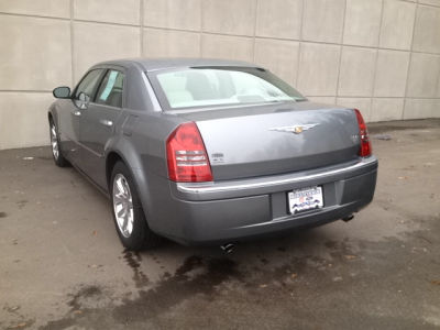 2006 Chrysler 300C  Base -
   Cars.com </title>
   <meta name="title" content="2006 Chrysler 300C  Base - Cars.com"/>
   <meta name="description" content="Listed on Cars.com