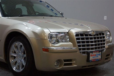 2006 Chrysler 300C -
   Cars.com </title>
   <meta name="title" content="2006 Chrysler 300C - Cars.com"/>
   <meta name="description" content="Listed on Cars.com