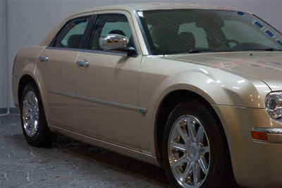 2006 Chrysler 300C -
   Cars.com </title>
   <meta name="title" content="2006 Chrysler 300C - Cars.com"/>
   <meta name="description" content="Listed on Cars.com
