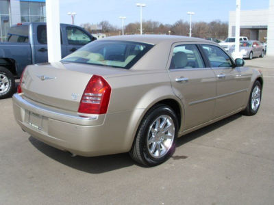2006 Chrysler 300C -
   Cars.com </title>
   <meta name="title" content="2006 Chrysler 300C - Cars.com"/>
   <meta name="description" content="Listed on Cars.com