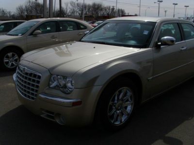 2006 Chrysler 300C -
   Cars.com </title>
   <meta name="title" content="2006 Chrysler 300C - Cars.com"/>
   <meta name="description" content="Listed on Cars.com