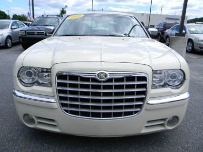 2006 Chrysler 300C  C -
   Cars.com </title>
   <meta name="title" content="2006 Chrysler 300C  C - Cars.com"/>
   <meta name="description" content="Listed on Cars.com