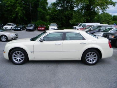 2006 Chrysler 300C  C -
   Cars.com </title>
   <meta name="title" content="2006 Chrysler 300C  C - Cars.com"/>
   <meta name="description" content="Listed on Cars.com